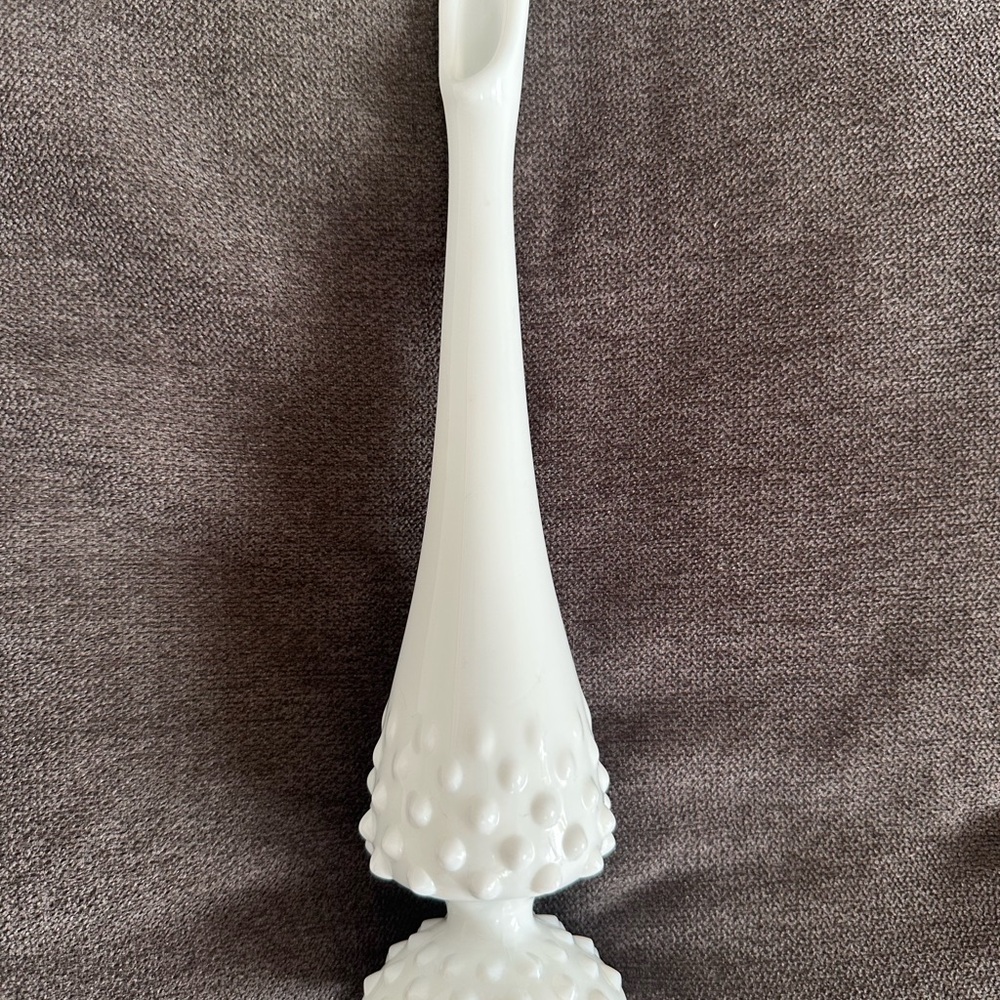 Chic White Textured Vase Hobnail Milk Glass